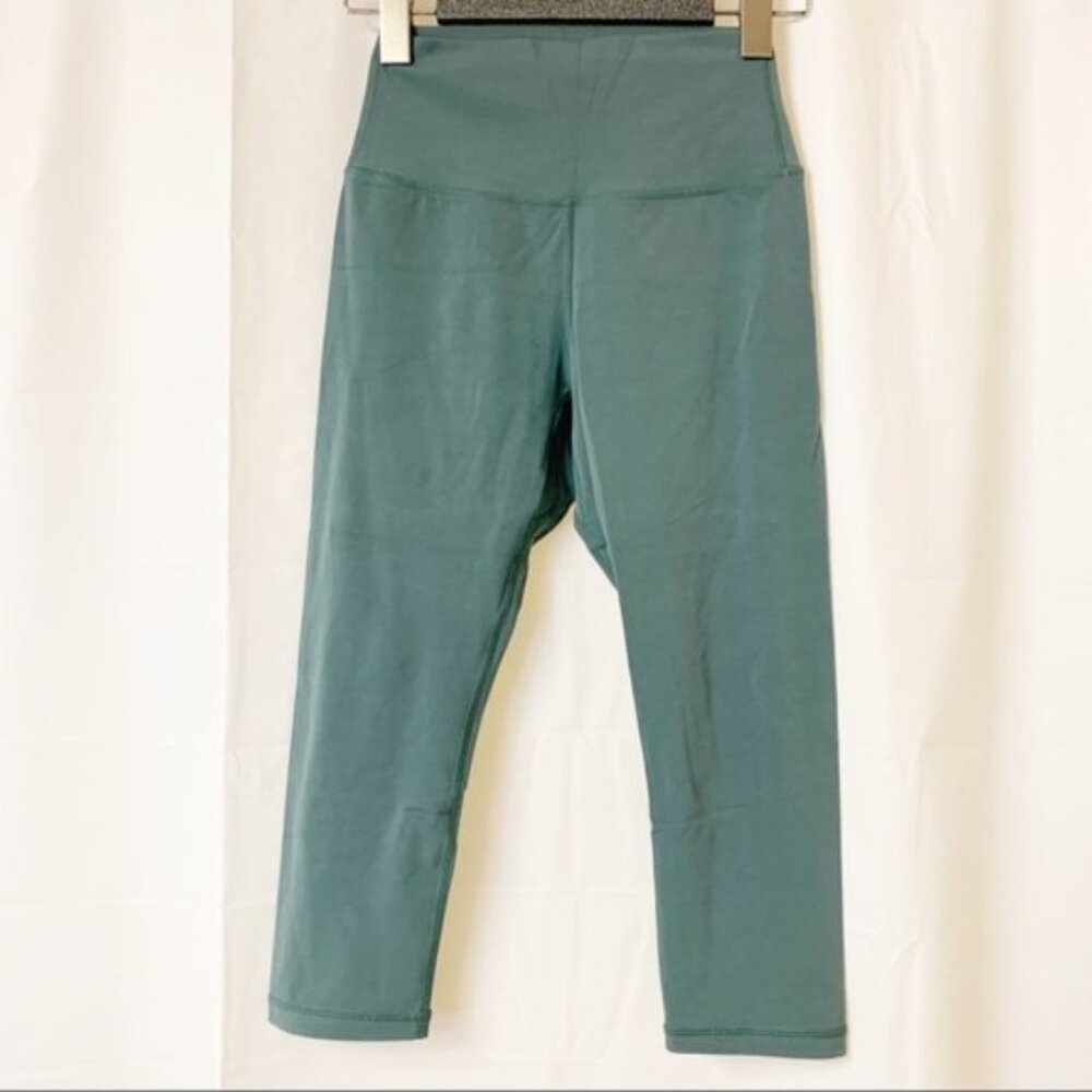 Buffbunny Collection Live Capri Crop Pants Eden Small